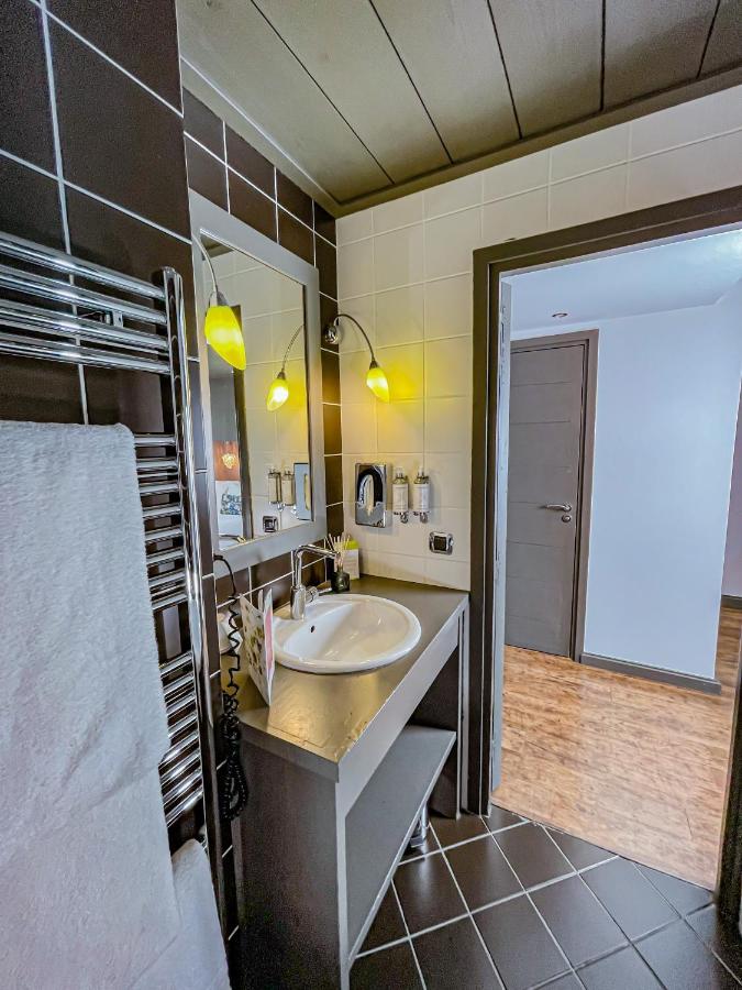La Maison Rouge シャンベリ エクステリア 写真